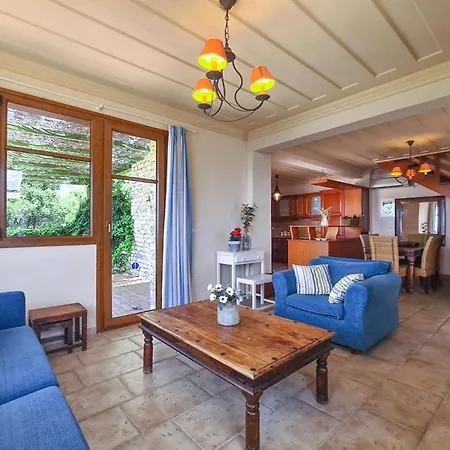 Villa With Sea Access