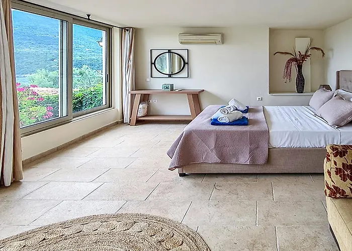 With Sea Access Villa *